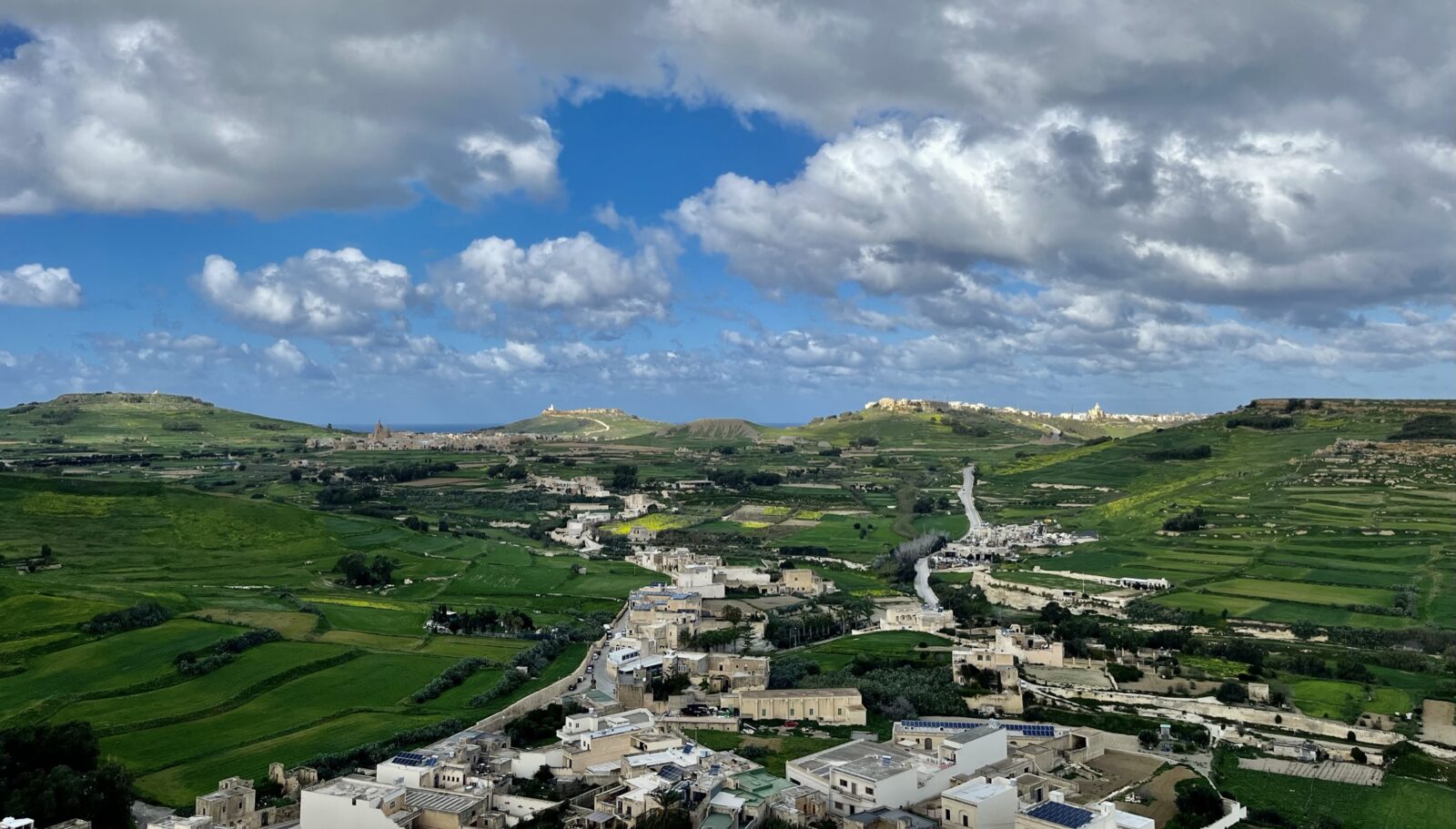 Widok z Cytadeli na Gozo